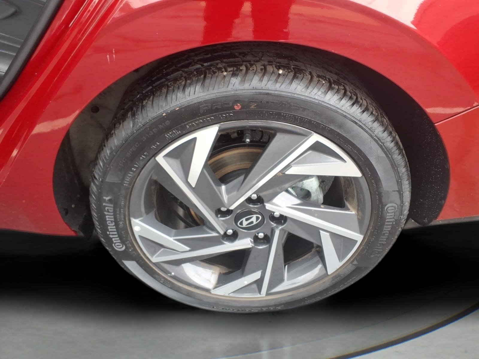 Used 2025 Hyundai Elantra Limited FWD image 15