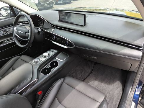 Used 2023 Genesis GV70 2.5T AWD/4WD image 32