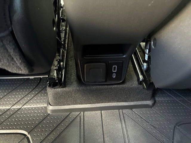 Certified 2025 Chevrolet TrailBlazer LT w/ Convenience Package FWD image 16