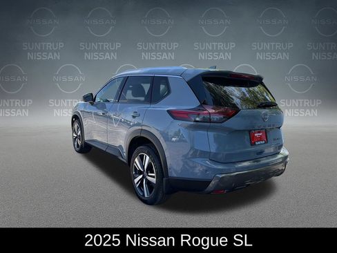 Used 2025 Nissan Rogue SL AWD/4WD image 3