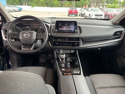 Used 2025 Nissan Rogue SV FWD image 35