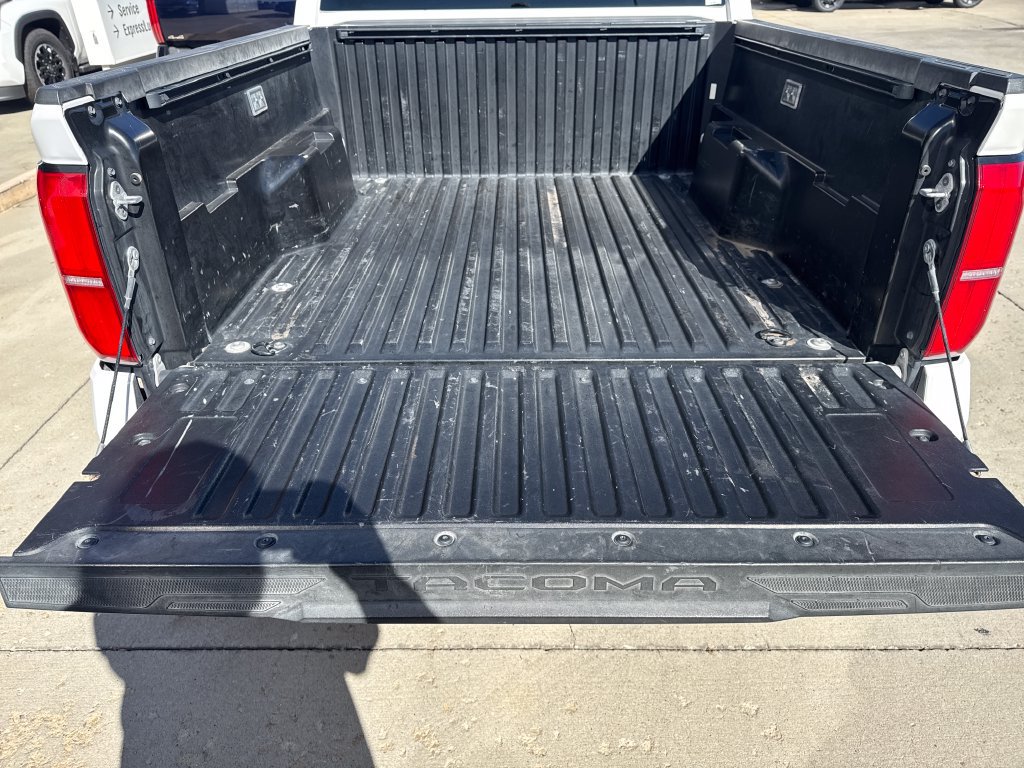 Certified 2025 Toyota Tacoma TRD Off-Road AWD/4WD image 22