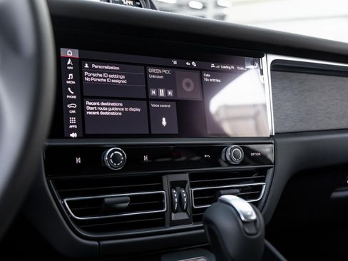 New 2026 Porsche Macan GTS image 25