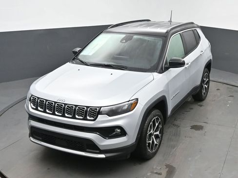 New 2026 Jeep Compass Limited image 30