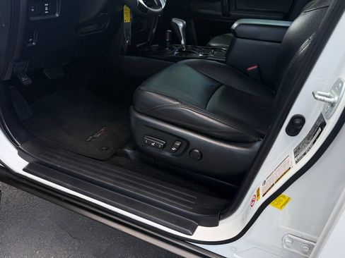 Used 2019 Toyota 4Runner TRD Off-Road AWD/4WD image 20