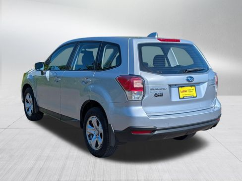 Used 2017 Subaru Forester 2.5i AWD/4WD image 5