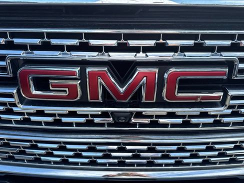 Used 2022 GMC Sierra 2500 Denali w/ Technology Package AWD/4WD image 30