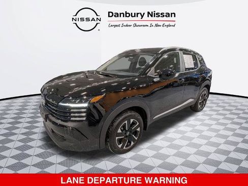 Certified 2025 Nissan Kicks SV w/ SV Premium Package AWD/4WD image 8