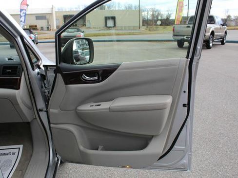 Used 2013 Nissan Quest S image 14