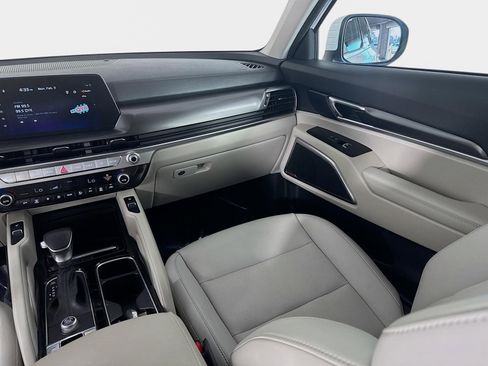 Certified 2024 Kia Telluride S image 25