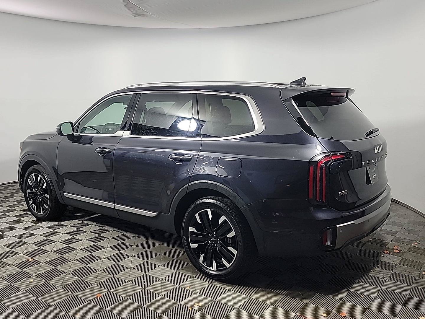 Used 2025 Kia Telluride SX w/ SX Captain's Chair Package AWD/4WD image 10