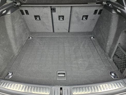 Certified 2024 Porsche Macan S image 31