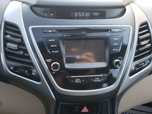 Used 2014 Hyundai Elantra SE w/ Option Group 02 FWD image 26