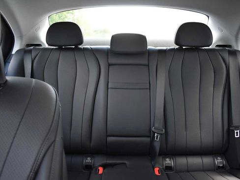 Used 2024 Mercedes-Benz E 350 4MATIC Sedan image 16