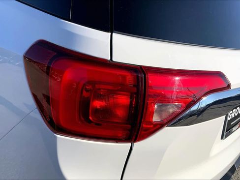 Used 2019 GMC Acadia SLT image 27