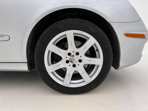 Used 2008 Mercedes-Benz E 350 4MATIC Sedan image 33