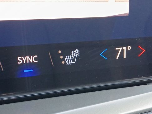 New 2026 Chevrolet Traverse LT w/ Driver Confidence Package image 13