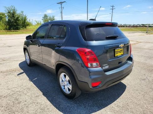 Used 2021 Chevrolet Trax LS w/ Tint and Cruise Package FWD image 2
