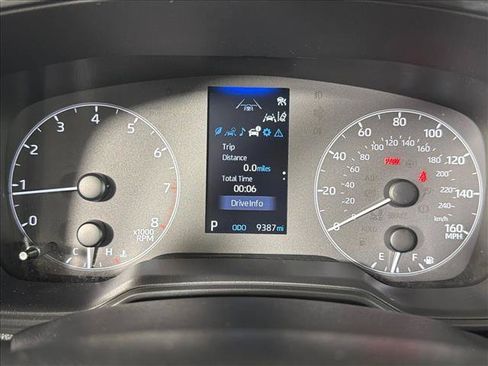 Used 2025 Toyota Corolla LE FWD image 22
