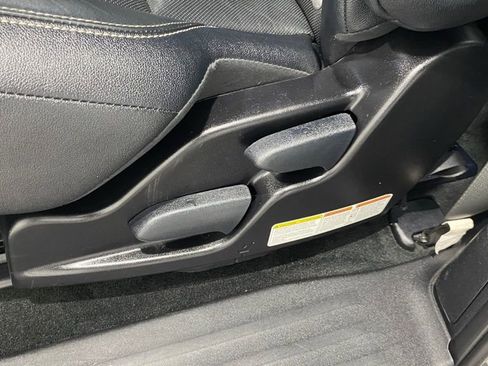 Used 2015 Toyota Sienna SE image 16