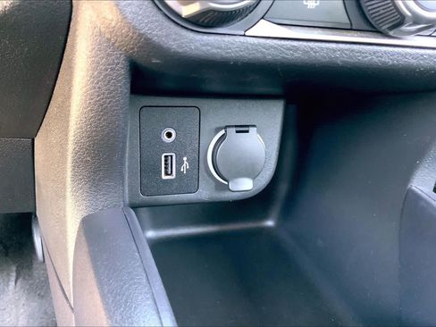 Used 2024 Nissan Kicks S FWD image 31