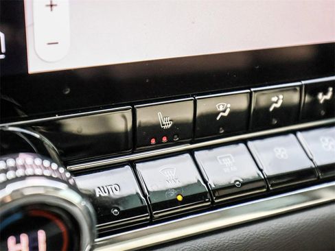 New 2026 GMC Canyon Elevation w/ Convenience Package image 31