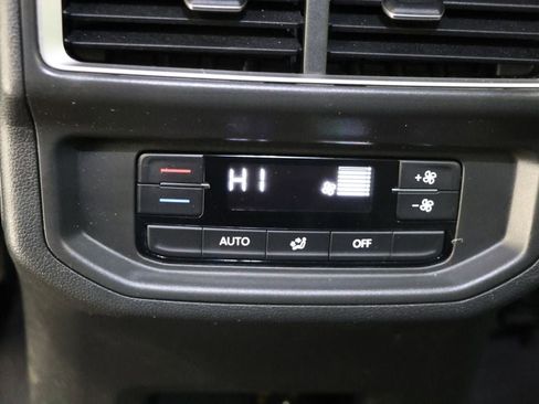 Used 2024 Volkswagen Atlas SE image 14