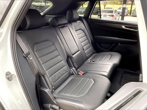 Used 2024 Volkswagen Atlas Cross Sport SEL image 20