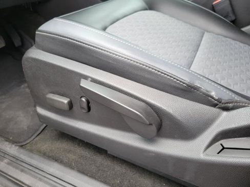 Used 2015 Chevrolet Colorado Z71 image 9