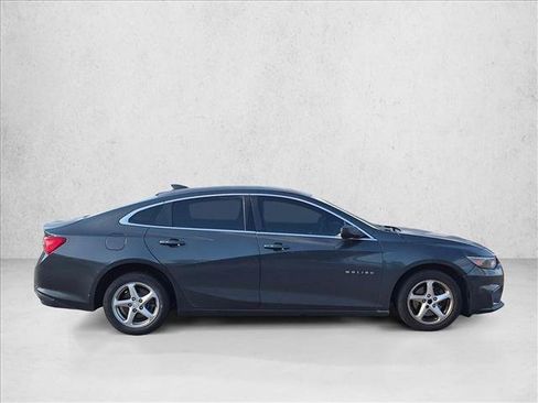 Used 2018 Chevrolet Malibu LS w/ LPO, Convenience Package 2 FWD image 4