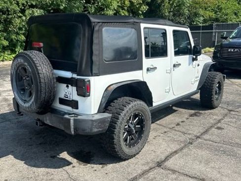 Used 2017 Jeep Wrangler Unlimited Sport w/ Connectivity Group AWD/4WD image 7
