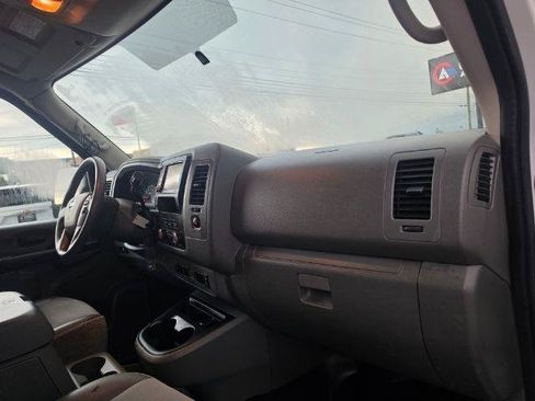 Used 2021 Nissan NV 2500 SV RWD image 9