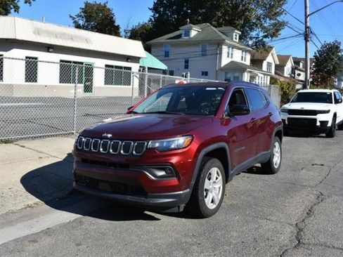 Used 2025 Jeep Compass Limited image 2