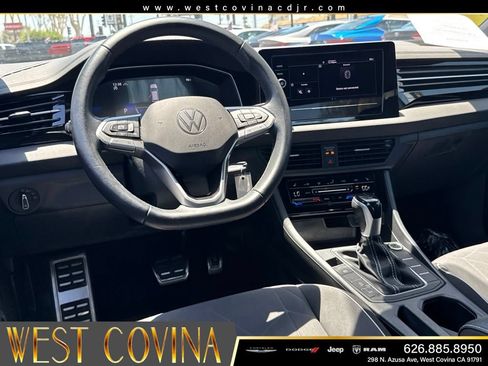 Used 2025 Volkswagen Jetta Sport FWD image 30