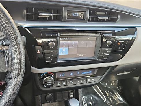 Used 2015 Toyota Corolla LE w/ Body Protection Package #1 FWD image 14