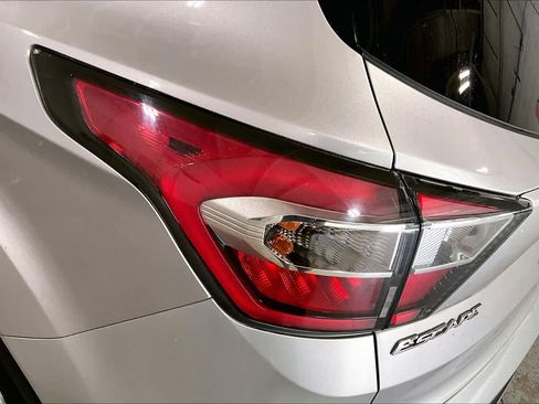 Used 2017 Ford Escape SE w/ Equipment Group 201A AWD/4WD image 27
