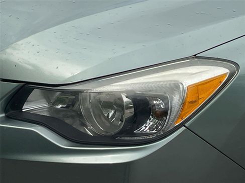 Used 2014 Subaru Impreza 2.0i Premium w/ All-Weather Package w/CVT AWD/4WD image 9