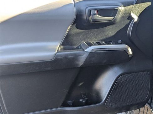 Used 2022 Toyota Tacoma 4x4 Double Cab image 13