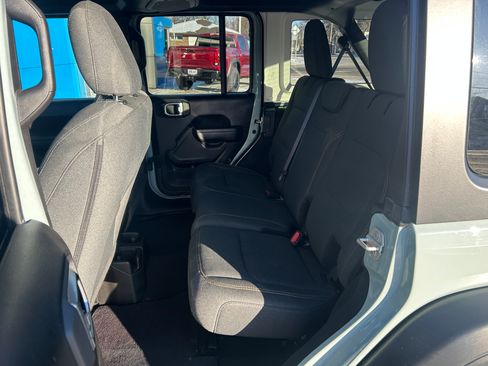 Used 2024 Jeep Wrangler Sport S image 29