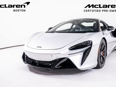 Used 2023 McLaren Artura RWD image 9