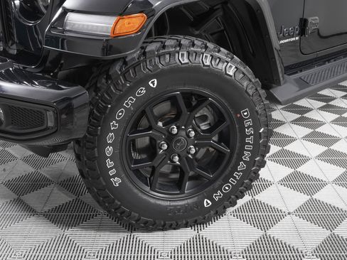 Used 2023 Jeep Gladiator Overland image 27