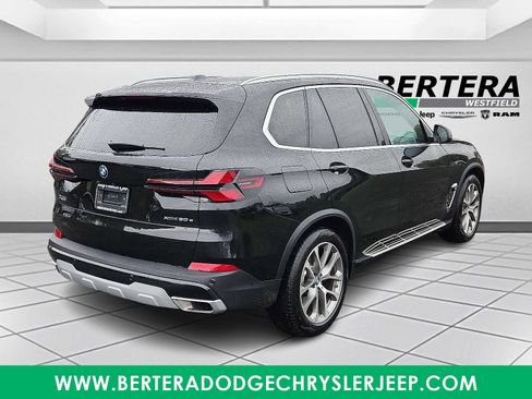 Used 2025 BMW X5 xDrive50e image 6