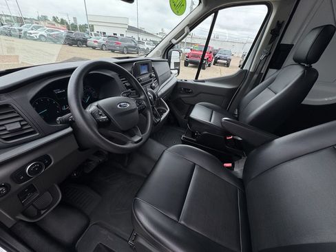 Used 2025 Ford Transit 250 148 High Roof AWD image 12