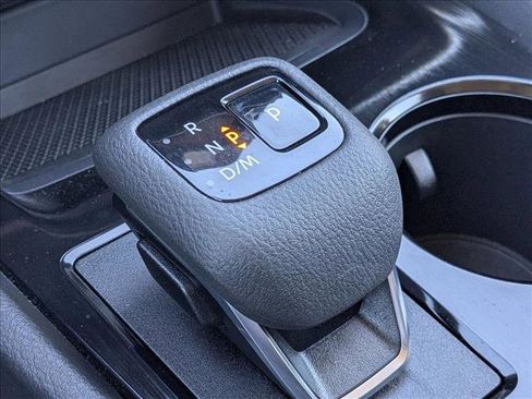 Used 2024 Nissan Rogue S image 12