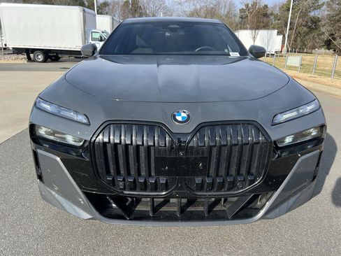 Used 2023 BMW 740i 740i w/ Executive Package image 4