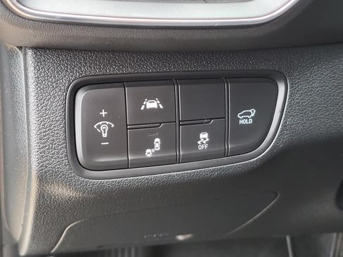 Used 2019 Hyundai Santa Fe SEL FWD image 19