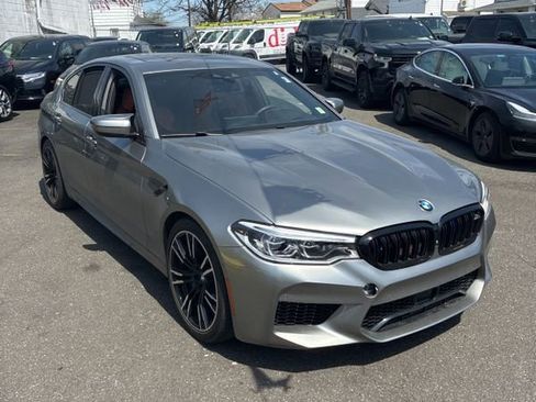 Used 2018 BMW M5 image 2