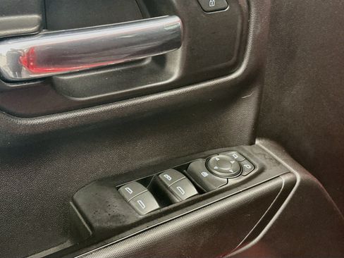 Used 2019 Chevrolet Silverado 1500 Custom w/ Custom Value Package AWD/4WD image 15