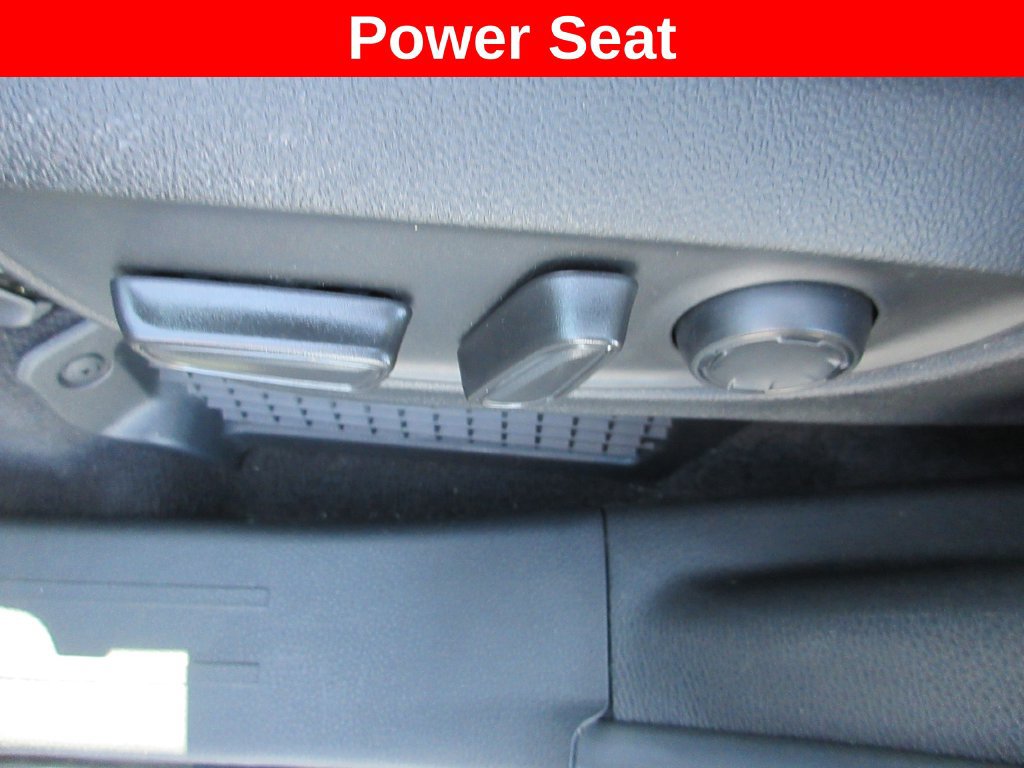 Used 2025 Toyota Sienna XLE Woodland Edition AWD/4WD image 29