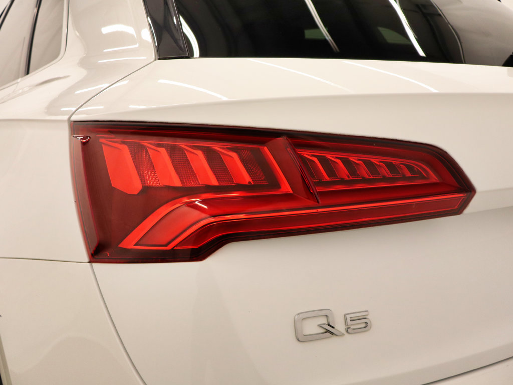 Used 2018 Audi Q5 2.0T Premium Plus w/ Premium Plus Package AWD/4WD image 12